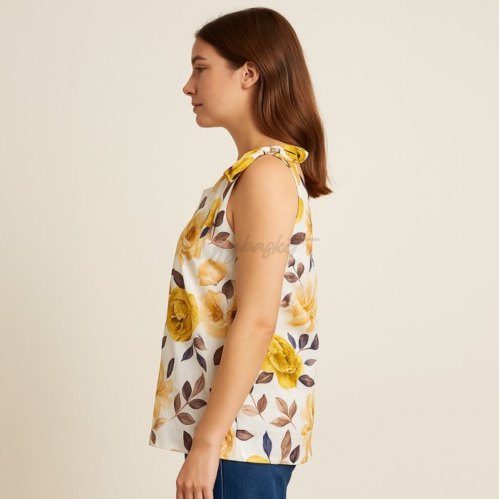 SHEIN Elegant Blouse with a Modern Touch - Image 3